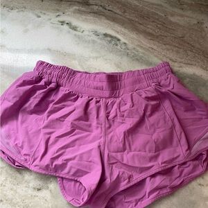 Lululemon Light purple/lilac 2.5 Hotty Hot Shorts Size 8
